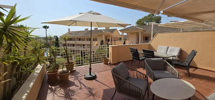 Sale of penthouse in Elviria 1