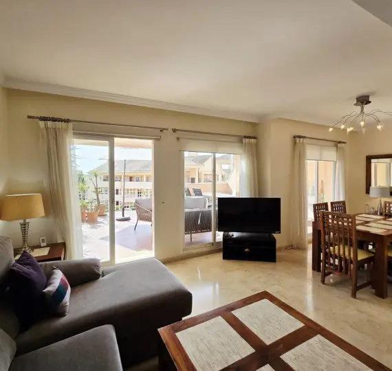 Sale of penthouse in Elviria