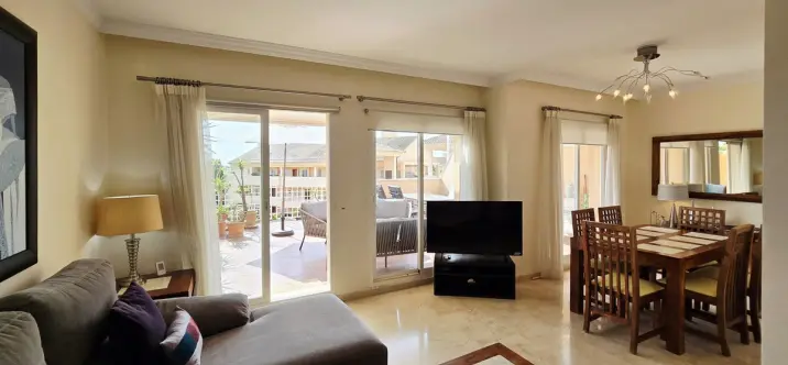 Sale of penthouse in Elviria 2