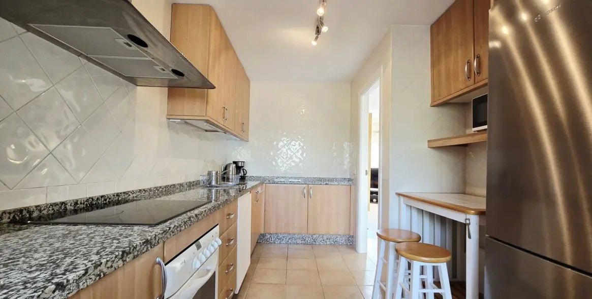 Sale of penthouse in Elviria 4