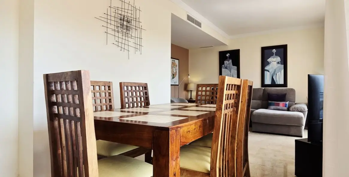 Sale of penthouse in Elviria 18