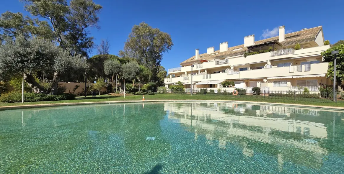 Sale of penthouse in Elviria 1