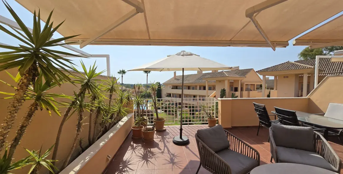 Sale of penthouse in Elviria 2