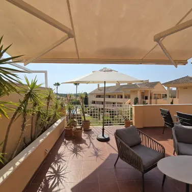 Sale of penthouse in Elviria