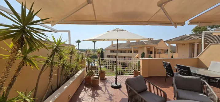 Sale of penthouse in Elviria 1