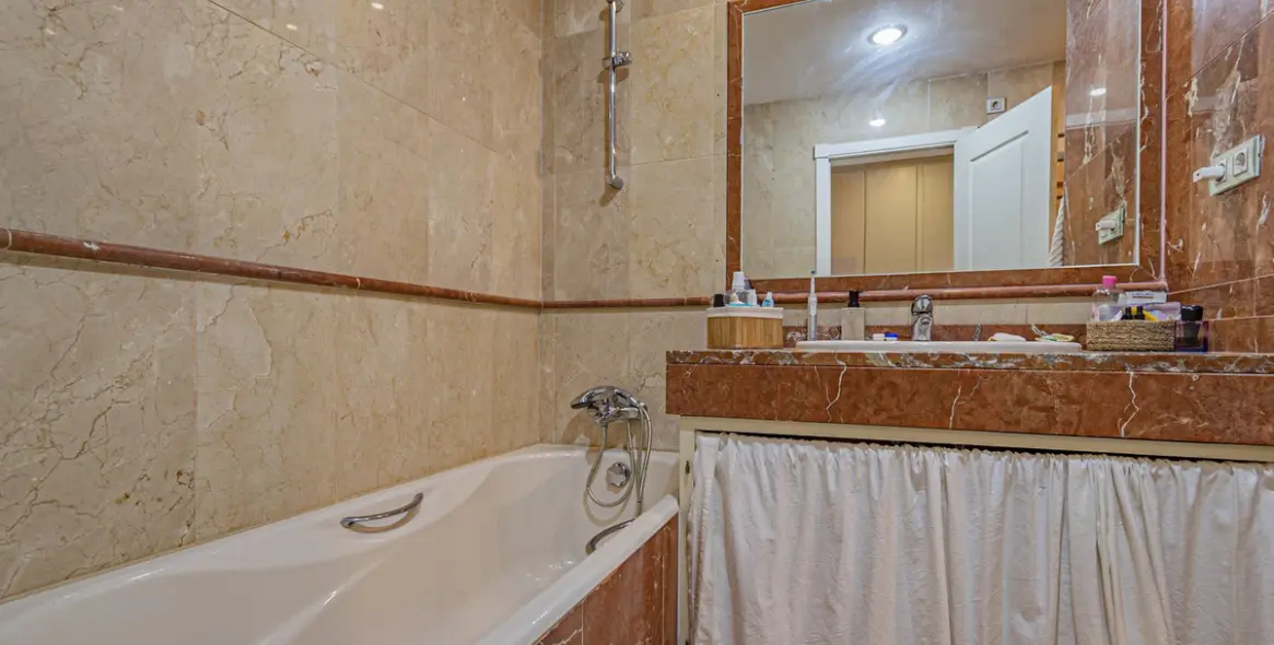 Sale of ground floor apartment in Hacienda del Sol 20