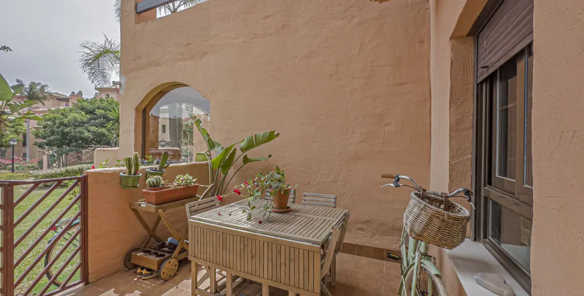 Sale of ground floor apartment in Hacienda del Sol 6