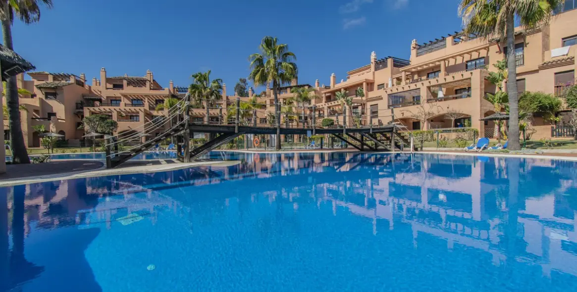 Sale of ground floor apartment in Hacienda del Sol 16