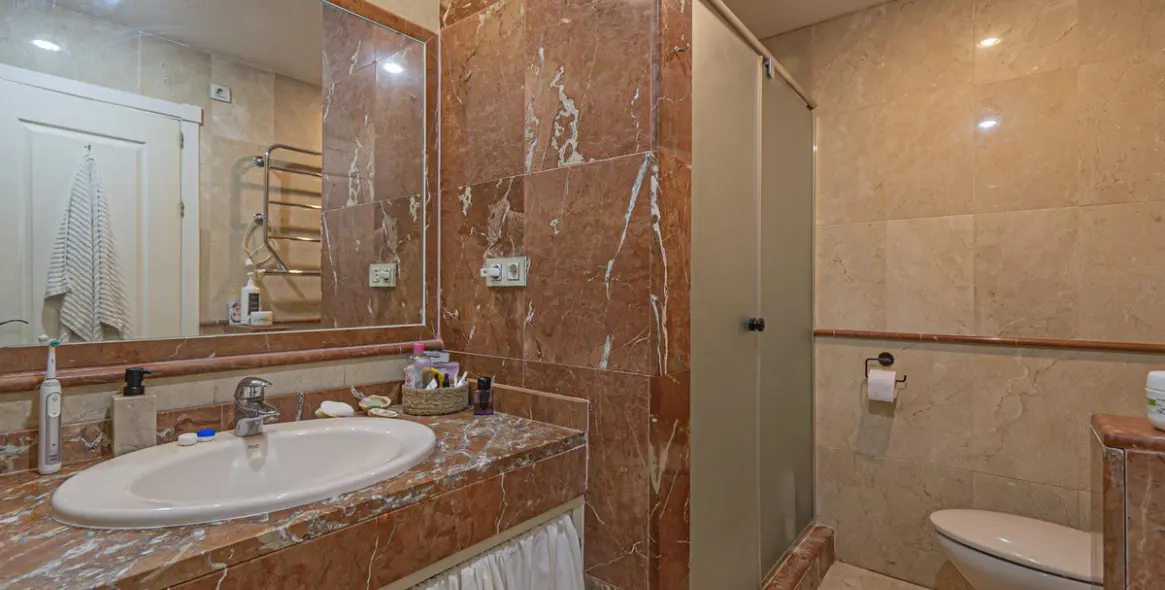 Sale of ground floor apartment in Hacienda del Sol 26