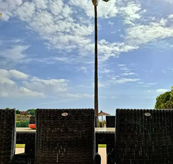 Sale of ground floor apartment in Benahavís