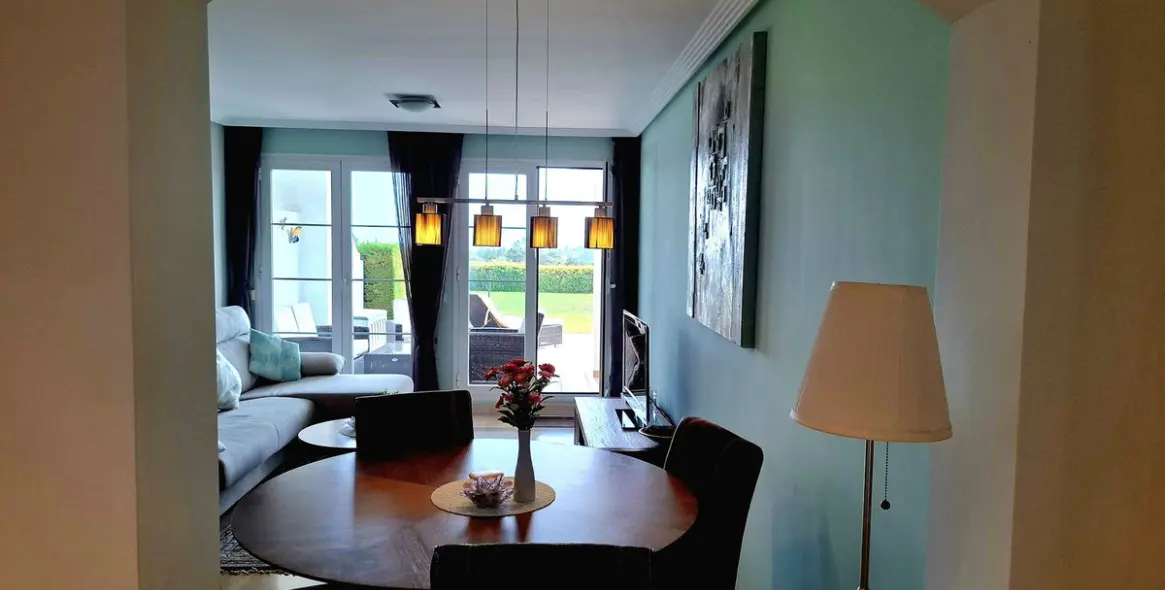 Sale of ground floor apartment in Benahavís 3