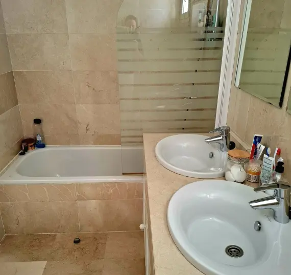 Sale of ground floor apartment in Benahavís