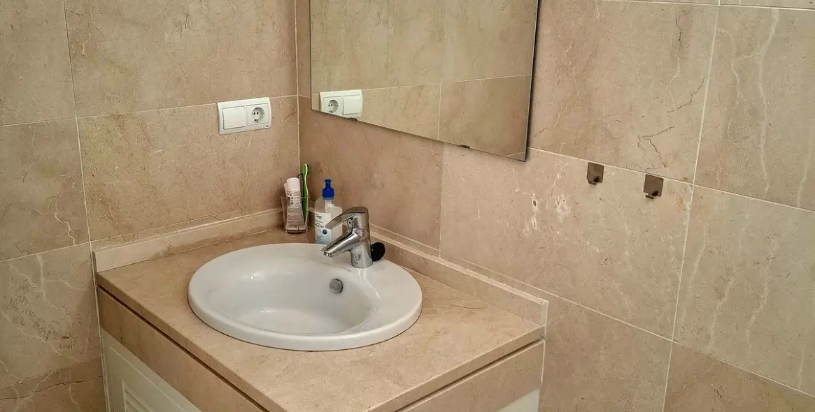 Sale of ground floor apartment in Benahavís 7