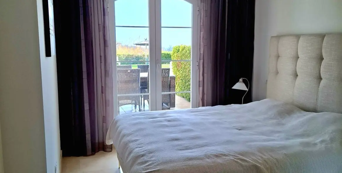 Sale of ground floor apartment in Benahavís 8