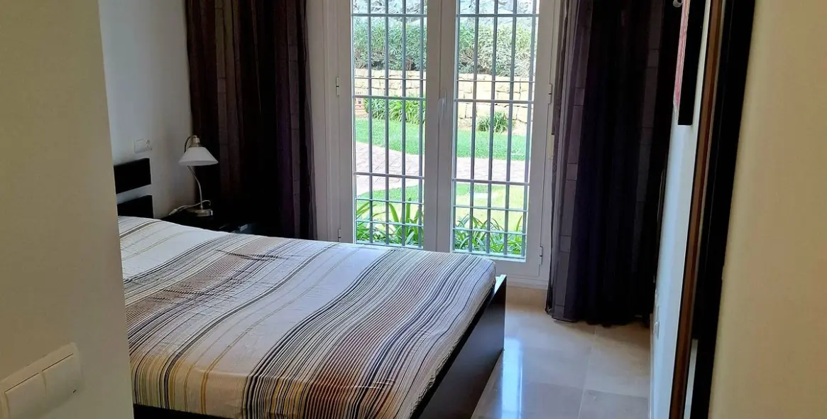 Sale of ground floor apartment in Benahavís 9