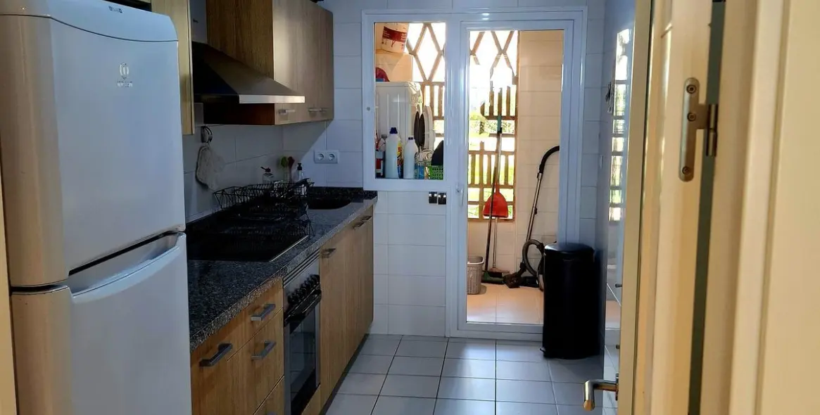 Sale of ground floor apartment in Benahavís 12