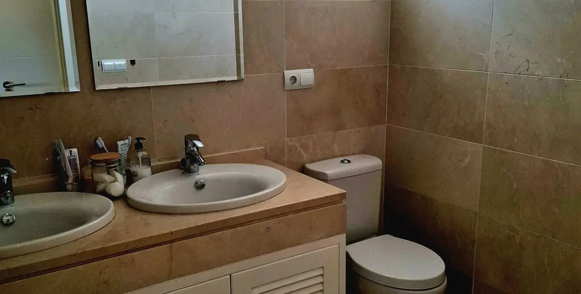 Sale of ground floor apartment in Benahavís 13