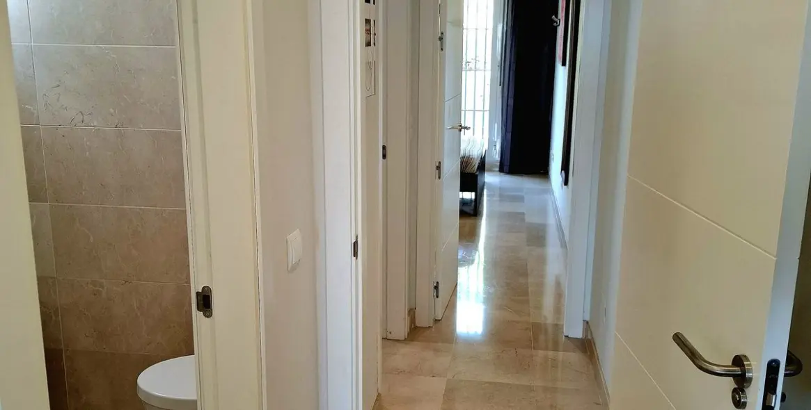 Sale of ground floor apartment in Benahavís 18