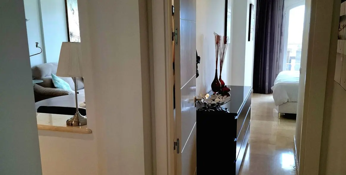 Sale of ground floor apartment in Benahavís 19