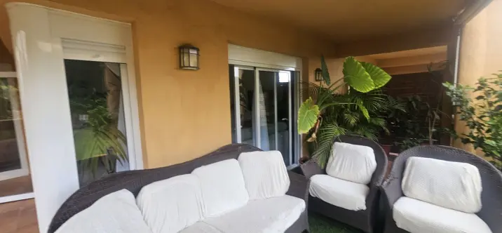 Sale of ground floor apartment in Calahonda 1