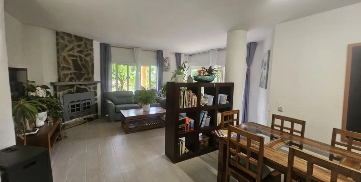 Sale of ground floor apartment in Calahonda 3