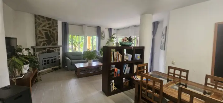 Sale of ground floor apartment in Calahonda 2