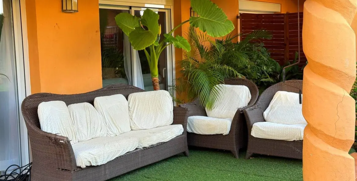 Sale of ground floor apartment in Calahonda 8