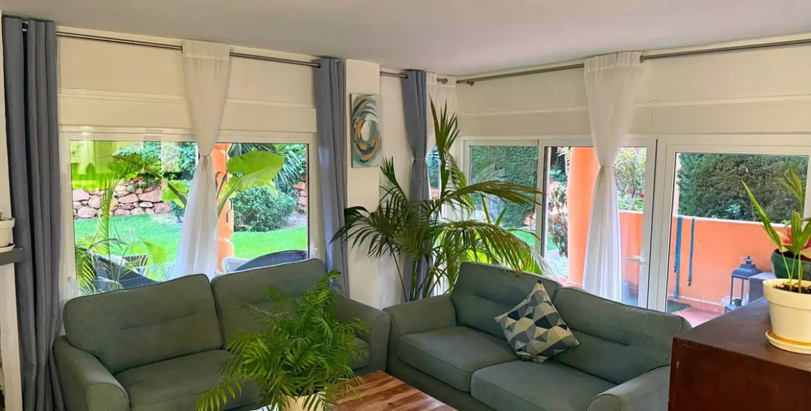 Sale of ground floor apartment in Calahonda 12