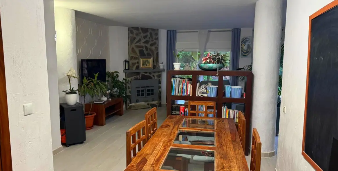 Sale of ground floor apartment in Calahonda 13