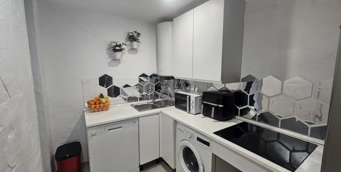 Sale of ground floor apartment in Calahonda 18