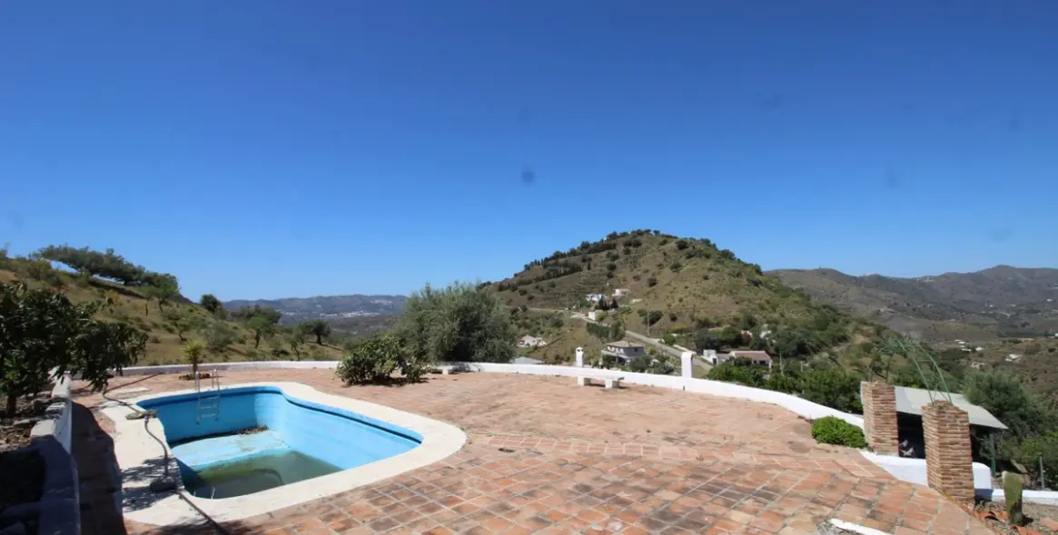 Sale of finca - cortijo in Canillas de Aceituno 15