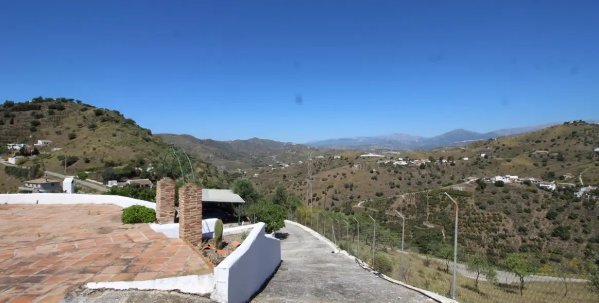 Sale of finca - cortijo in Canillas de Aceituno 16