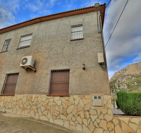 Sale of finca - cortijo in Alfarnatejo