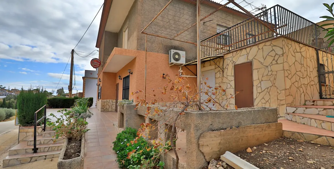 Sale of finca - cortijo in Alfarnatejo 3