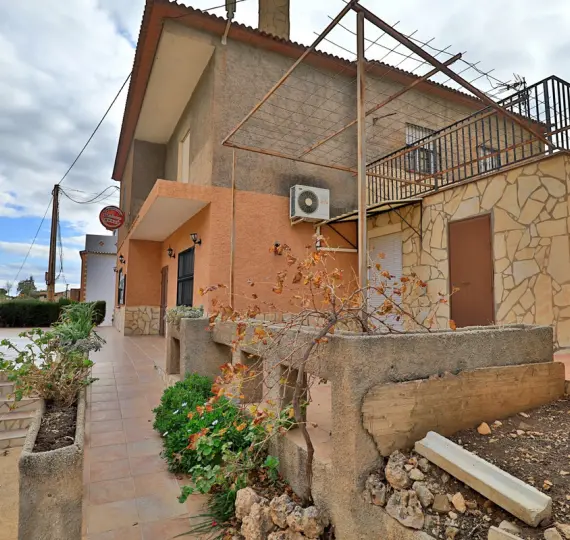 Sale of finca - cortijo in Alfarnatejo