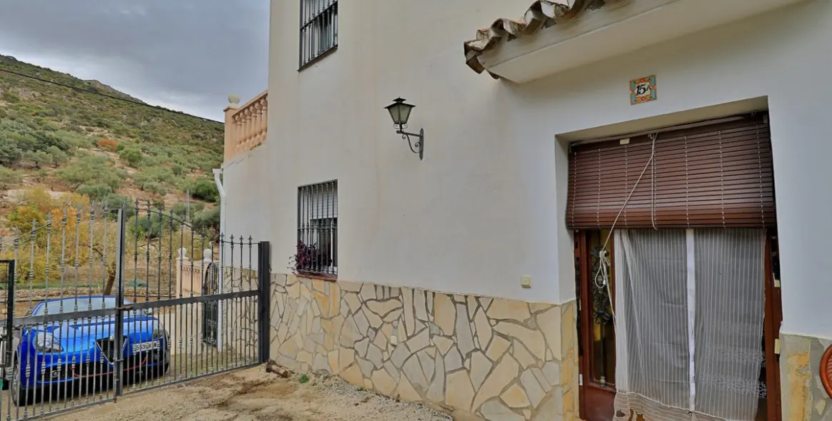 Sale of finca - cortijo in Alfarnatejo 7