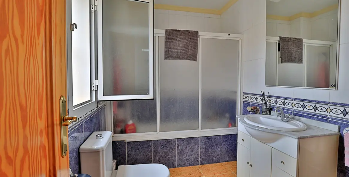 Sale of finca - cortijo in Alfarnatejo 25