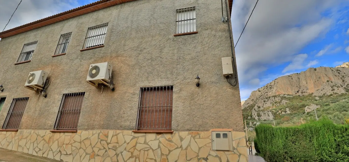 Продажа финки в Alfarnatejo 1