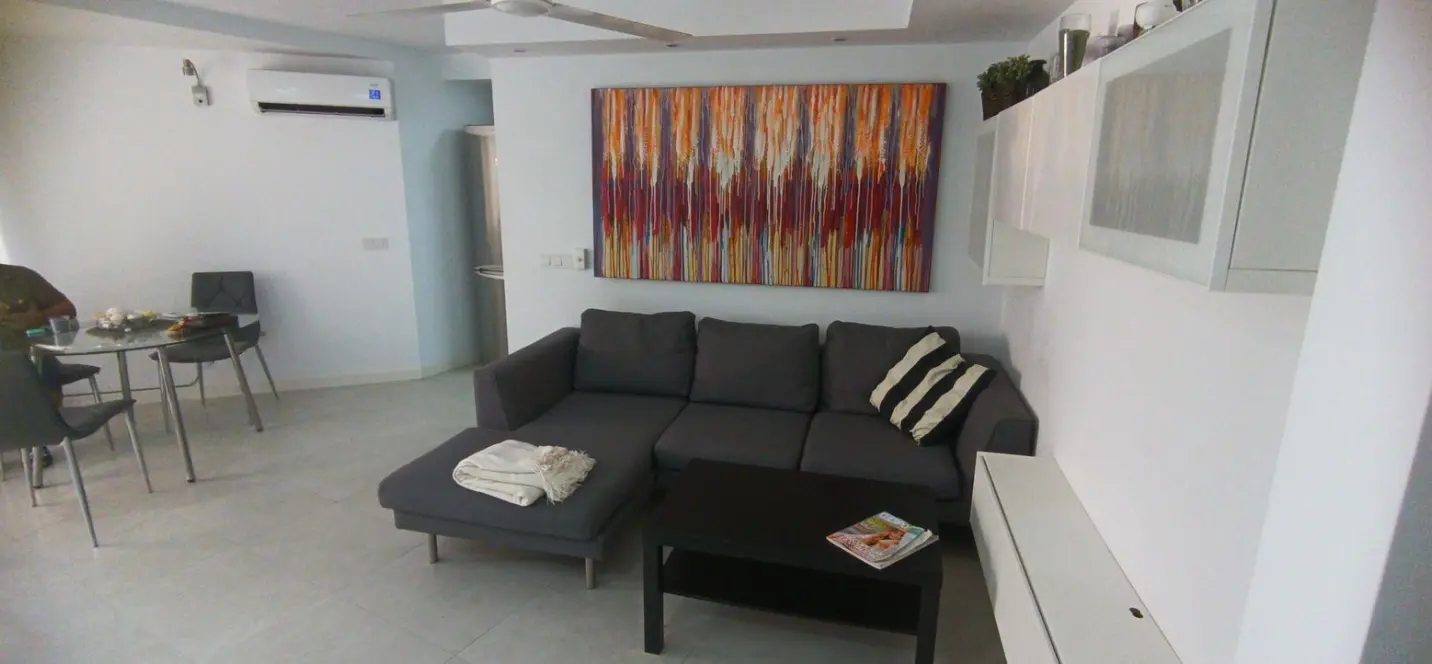Sale of middle floor apartment in Marbella 1