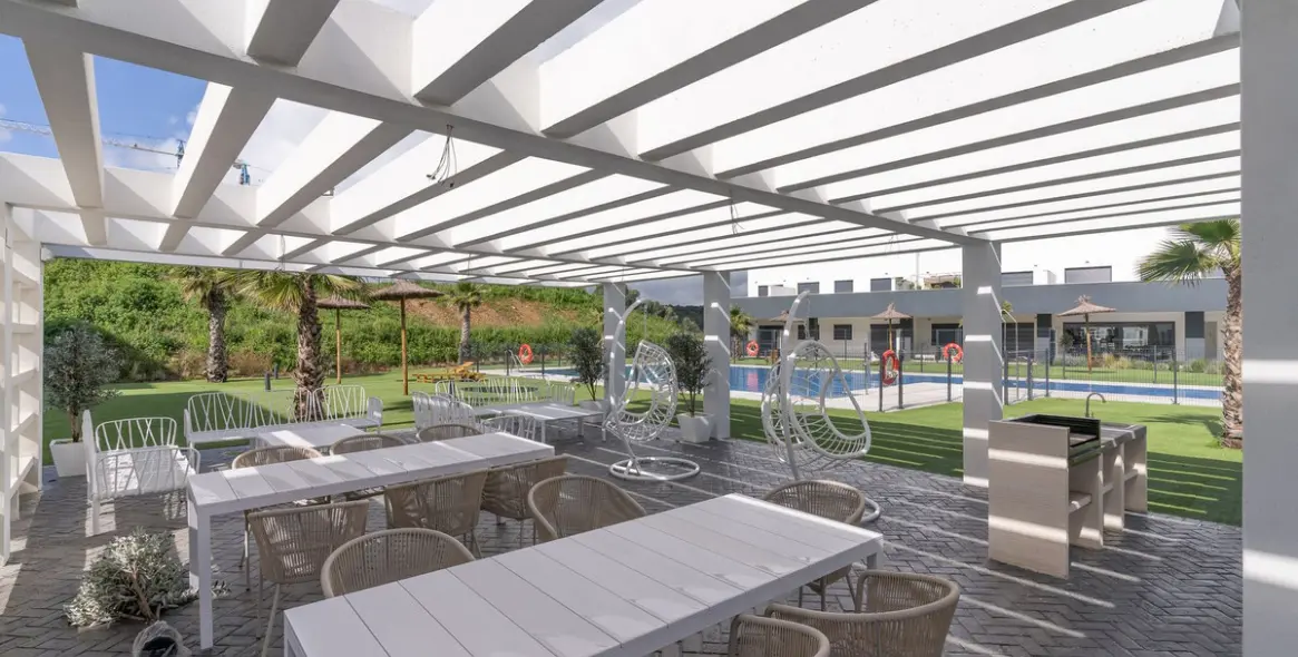 Sale of middle floor apartment in Estepona (district Estepona) 2