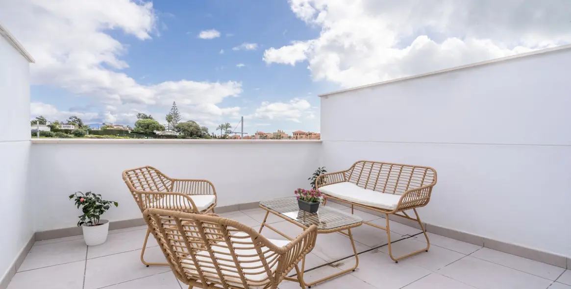 Sale of middle floor apartment in Estepona (district Estepona) 8