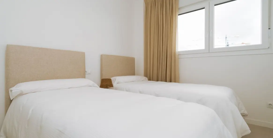 Sale of middle floor apartment in Estepona (district Estepona) 9