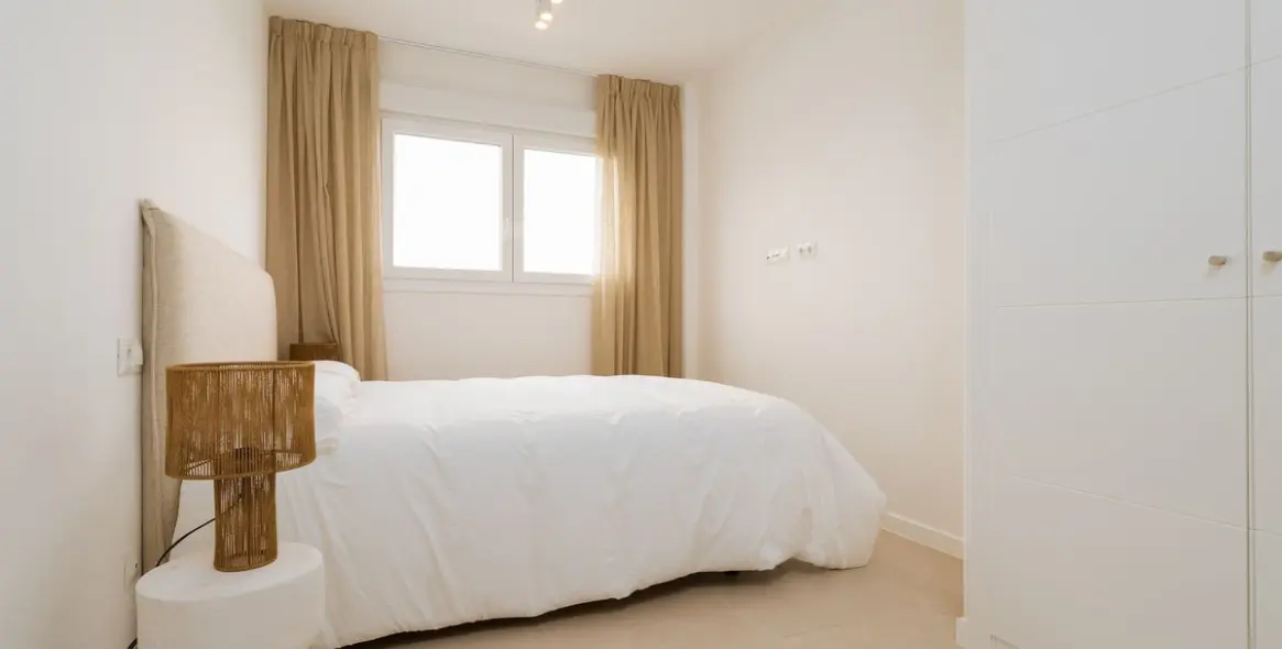 Продажа апартаментов на среднем этаже в Estepona 11