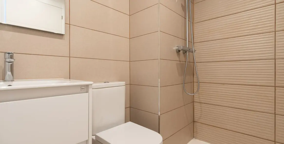 Продажа апартаментов на среднем этаже в Estepona 14