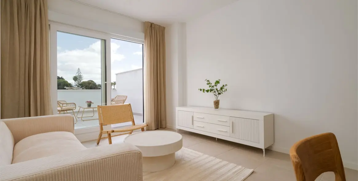 Продажа апартаментов на среднем этаже в Estepona 17