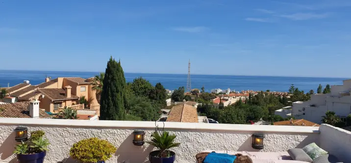 Sale of middle floor apartment in Benalmadena 0