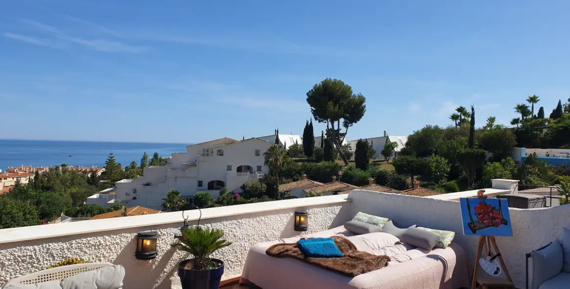 Sale of middle floor apartment in Benalmadena 3