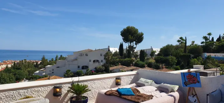 Sale of middle floor apartment in Benalmadena 2