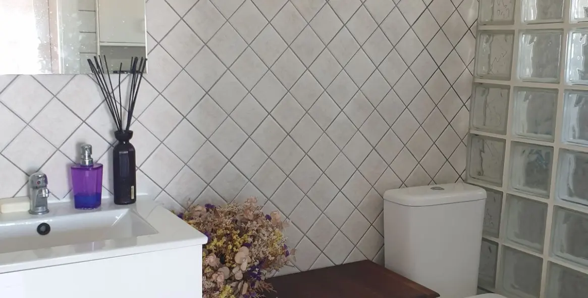 Sale of middle floor apartment in Benalmadena 9