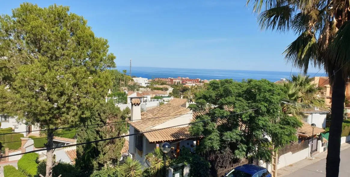 Sale of middle floor apartment in Benalmadena 17